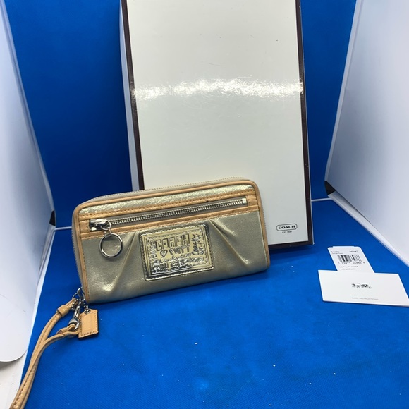 Coach signature poppy zip up wallet